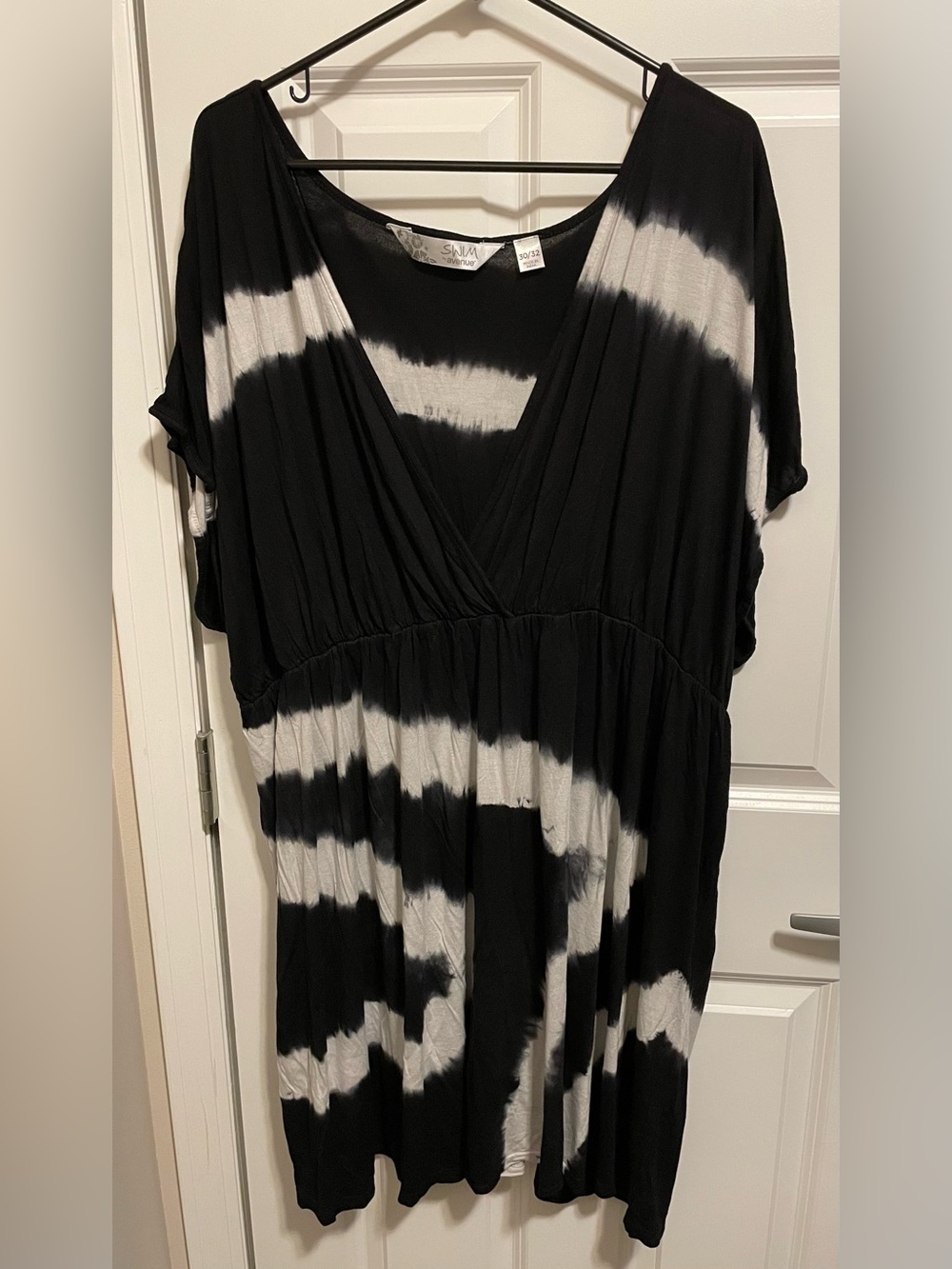 Avenue Swim Cover Up Dress Plus Size 30/32 4X Black White Tie Dye V Neck